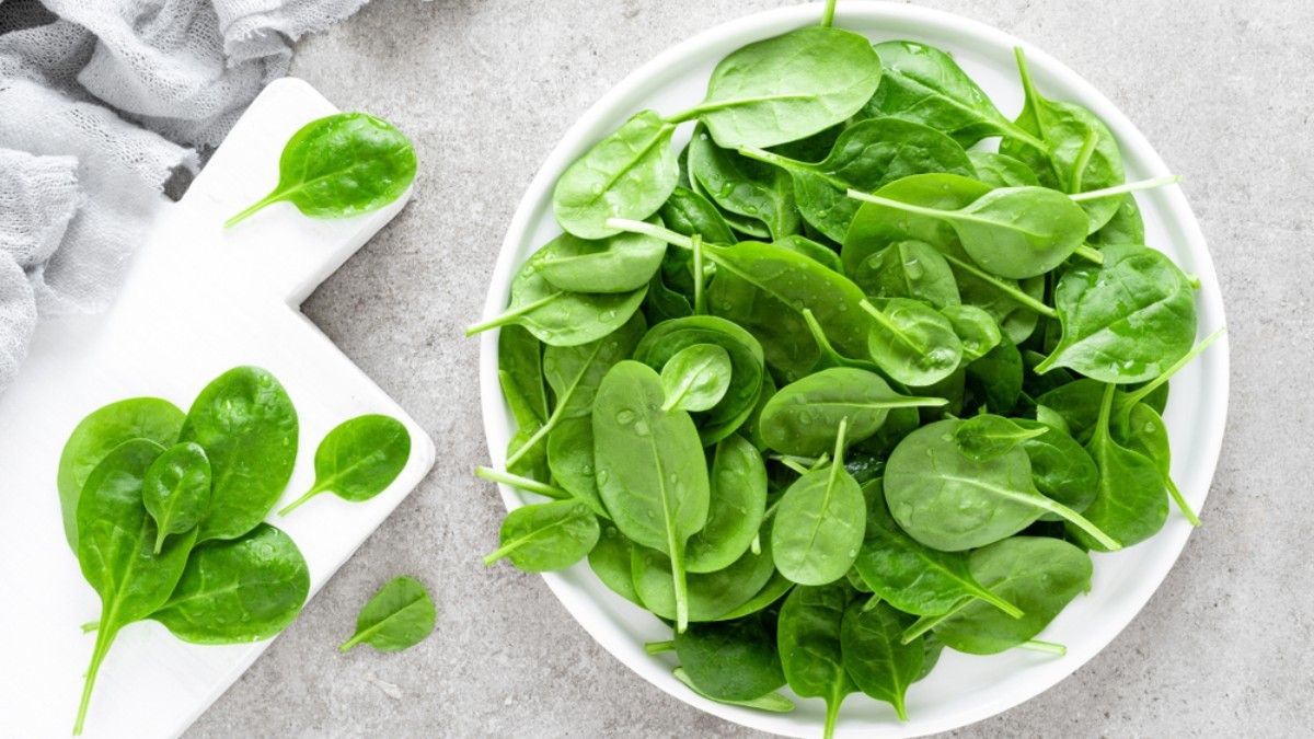 Ini 8 Alasan Bayam Disebut Superfood